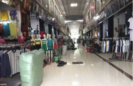 廣州尾貨市場大揭秘 服裝批發新機遇
